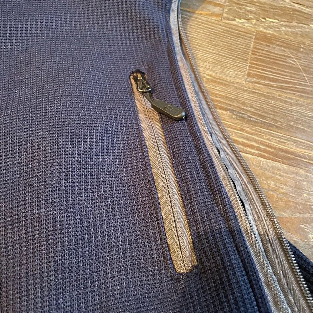 Wrigley Field Full Zip Performance Fleece🖤 - Picture 6 of 13